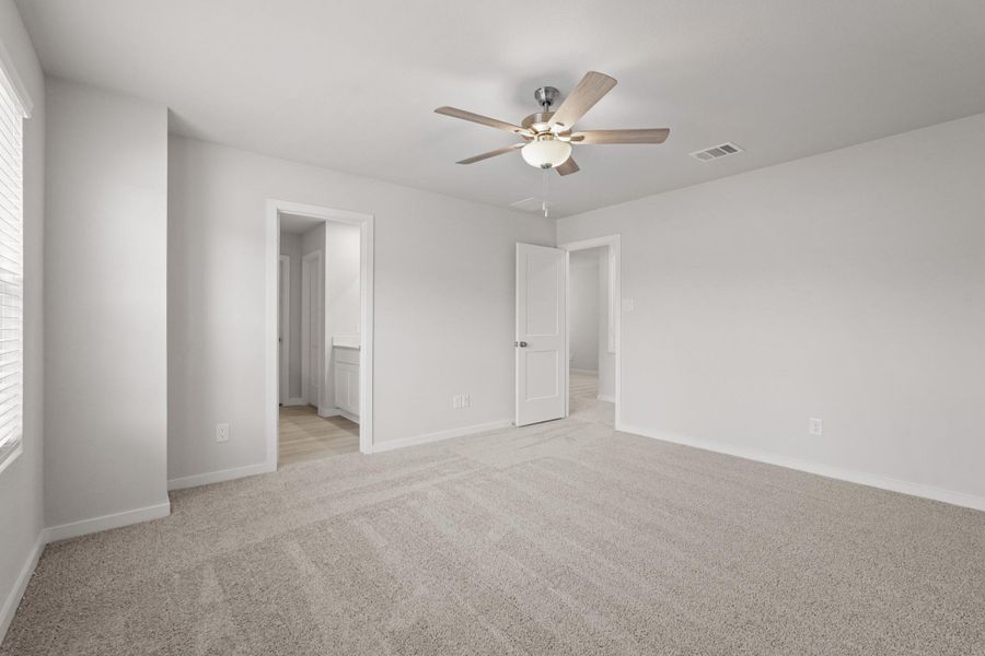 Spacious, unfurnished interior of a new home in Lakes at Black Oak, Magnolia (Image 16). Spacious, unfurnished interior of a new home in Lakes at Black Oak, Magnolia (Image 16).