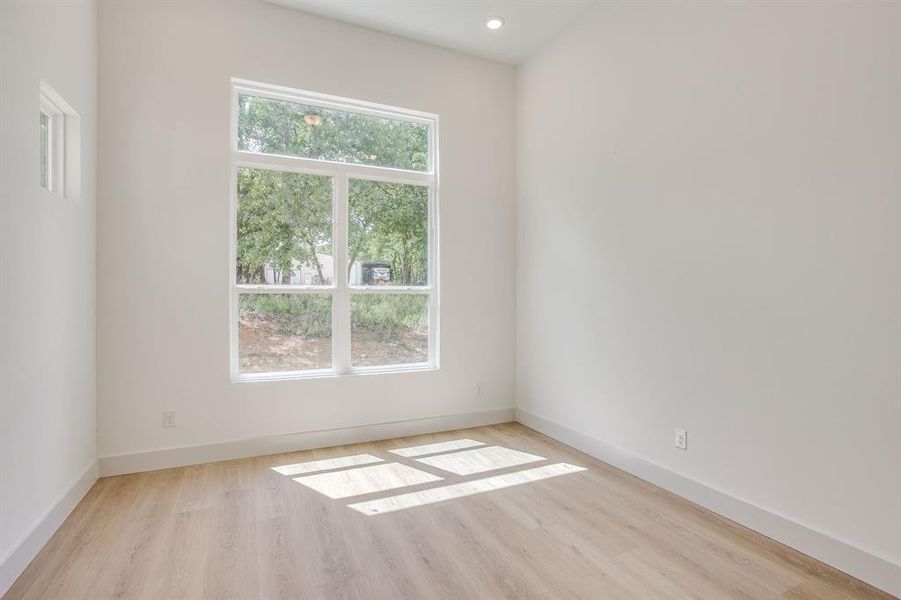 Spacious, unfurnished interior of a new home in , Sunset (Image 30).