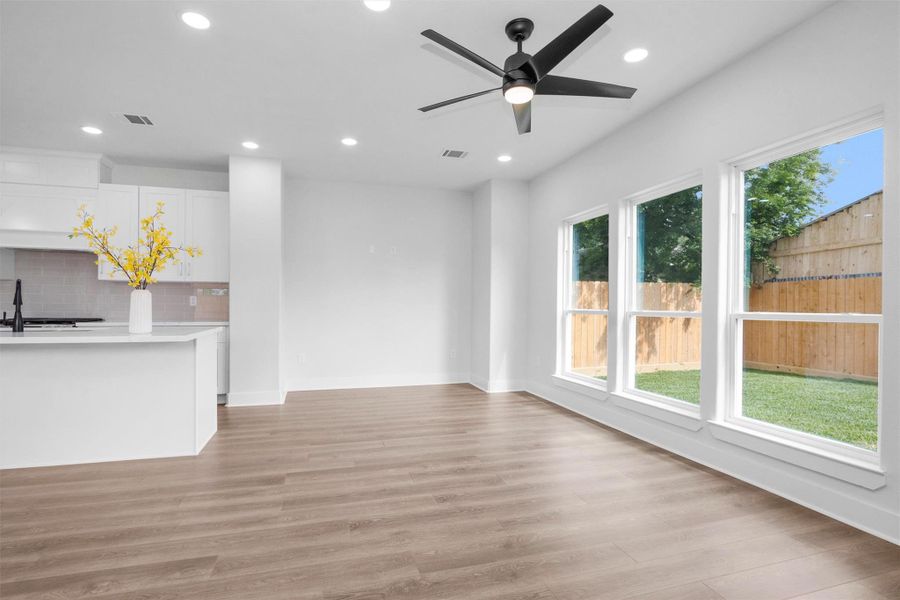 Spacious, unfurnished interior of a new home in , Houston (Image 14).