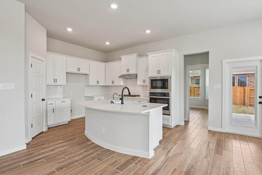 Furnished interior view inside a new home in Meyer Ranch, New Braunfels (Image 13).
