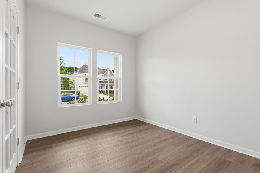 Spacious, unfurnished interior of a new home in Piper Creek, Newton (Image 14). Spacious, unfurnished interior of a new home in Piper Creek, Newton (Image 14).