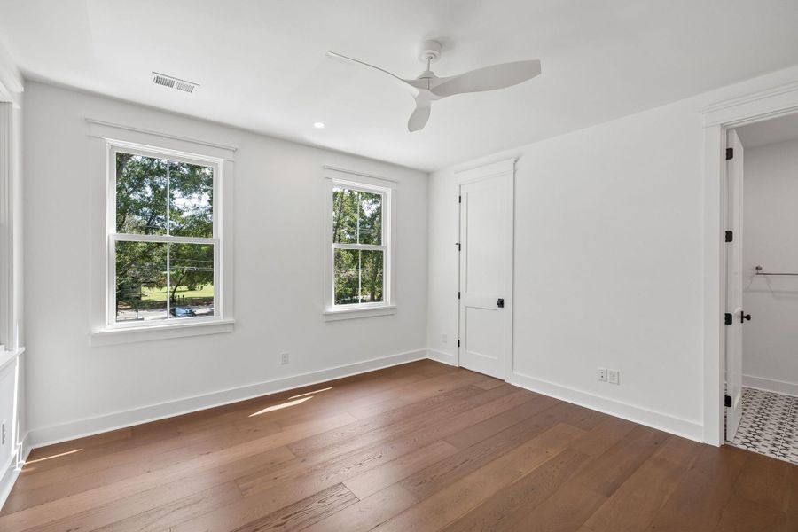 Spacious, unfurnished interior of a new home in , Mount Pleasant (Image 106).
