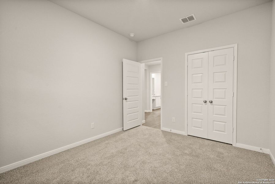 Spacious, unfurnished interior of a new home in Swenson Heights, Seguin (Image 26).