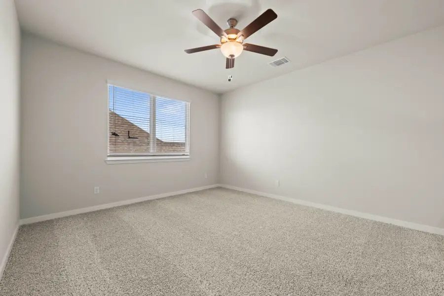 Spacious, unfurnished interior of a new home in Three Creeks, Belton (Image 22).