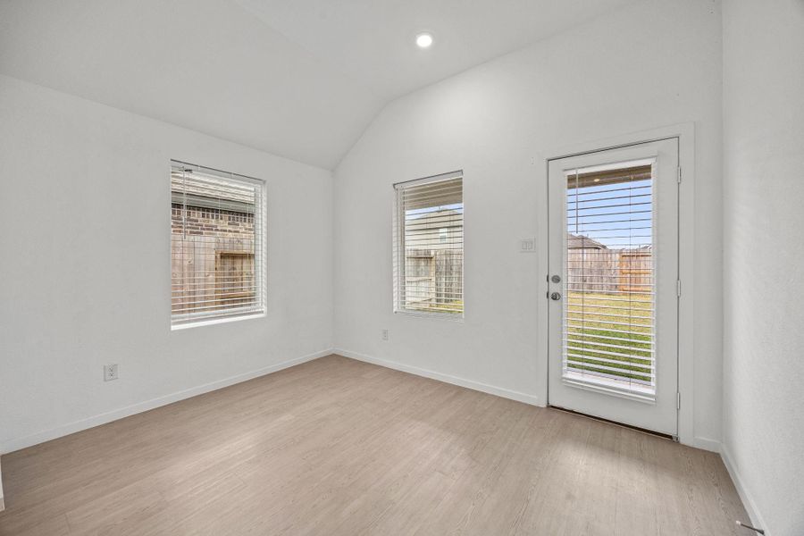 Spacious, unfurnished interior of a new home in Sunterra, Katy (Image 14). Spacious, unfurnished interior of a new home in Sunterra, Katy (Image 14).