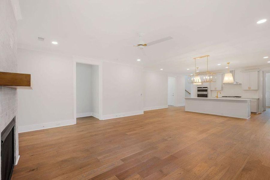 Spacious, unfurnished interior of a new home in Kings River Preserve, Hollywood (Image 32).
