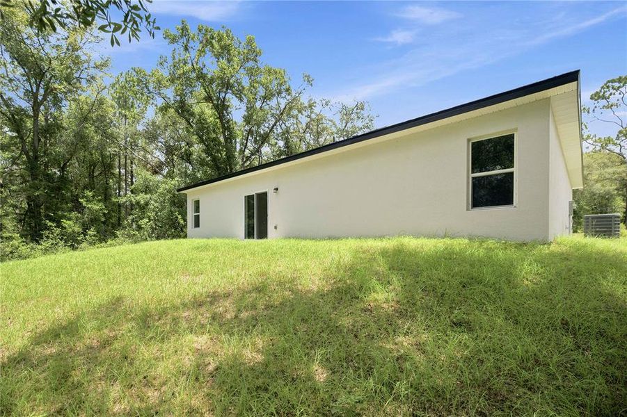 Exterior details and patio area of a home in , Dunnellon (Image 2). Exterior details and patio area of a home in , Dunnellon (Image 2).