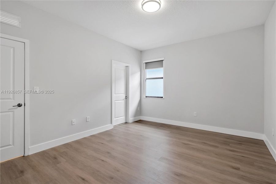 Spacious, unfurnished interior of a new home in , Miramar (Image 33).