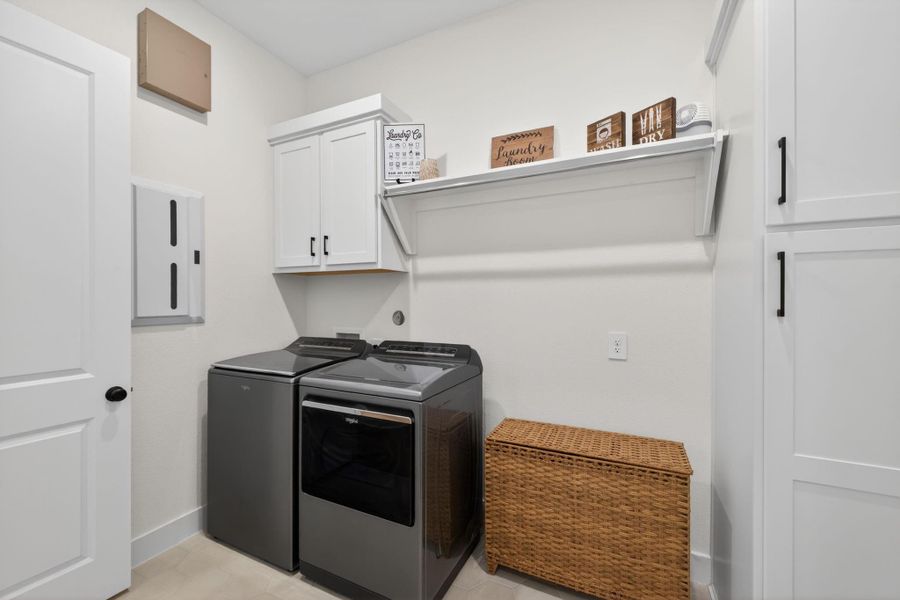 Furnished interior view inside a new home in Cross Creek West, Fulshear (Image 44).