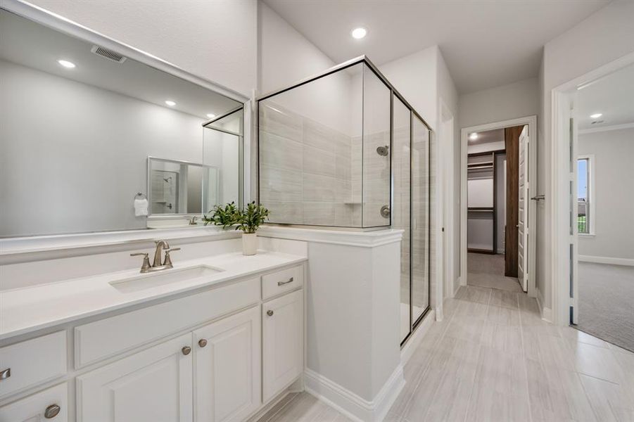 Furnished interior view inside a new home in Heath Golf and Yacht, Heath (Image 16).