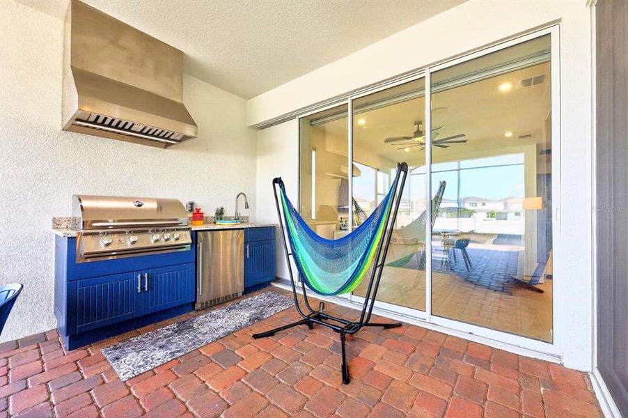 Exterior details and patio area of a home in , Winter Garden (Image 24).
