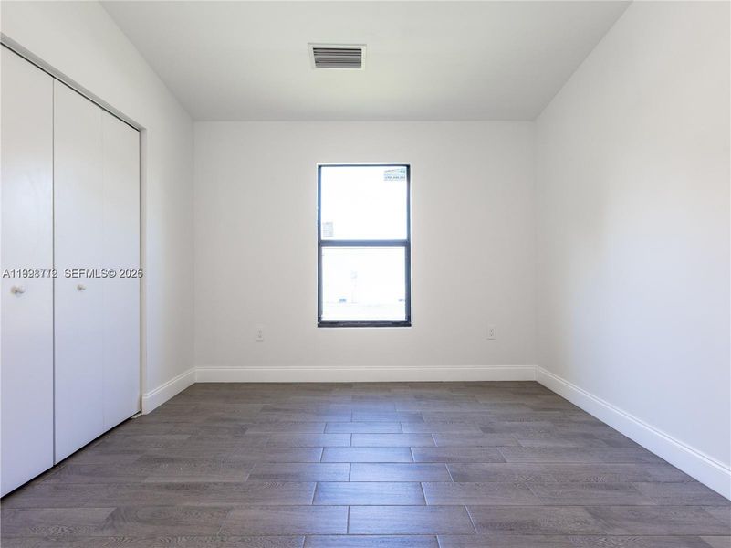 Spacious, unfurnished interior of a new home in , Pompano Beach (Image 25).