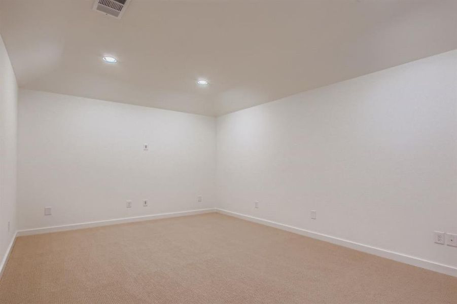 Spacious, unfurnished interior of a new home in Star Trail - 55s, Prosper (Image 27).