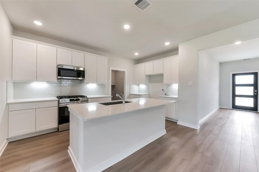 Furnished interior view inside a new home in River Ranch Meadows, Dayton (Image 5).