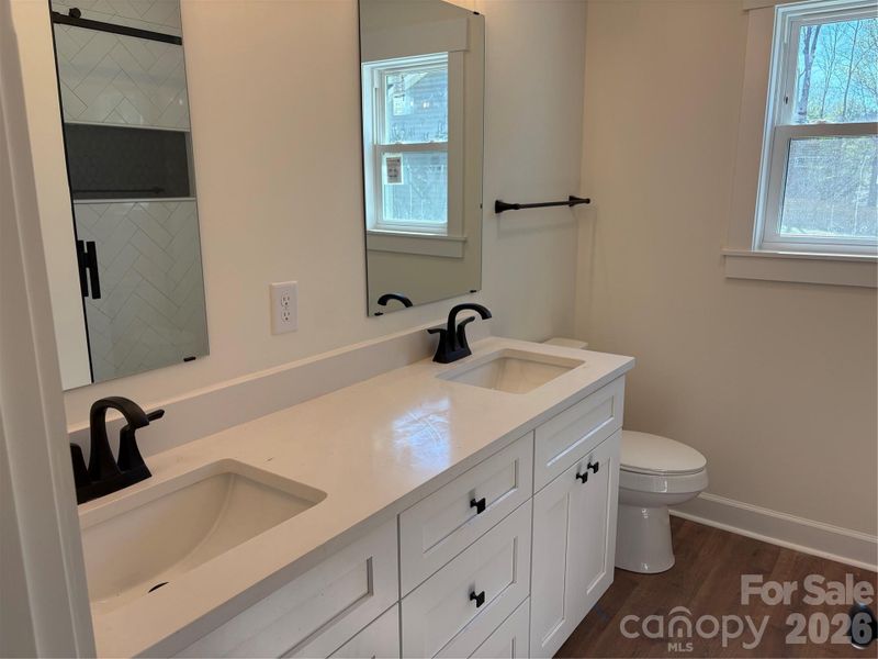 Furnished interior view inside a new home in , Kannapolis (Image 4).