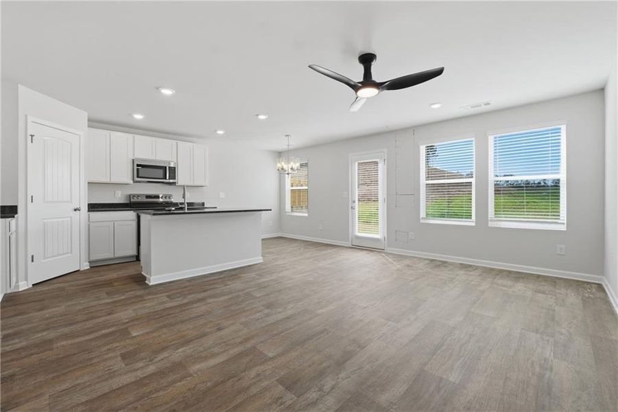Spacious, unfurnished interior of a new home in Moss Creek, Hogansville (Image 14).