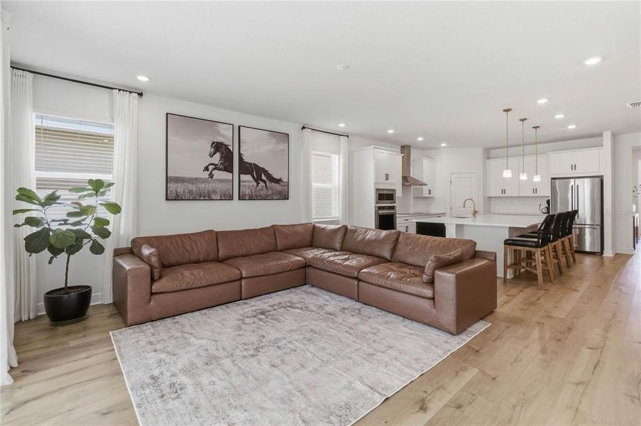 Furnished interior view inside a new home in , Clermont (Image 14).