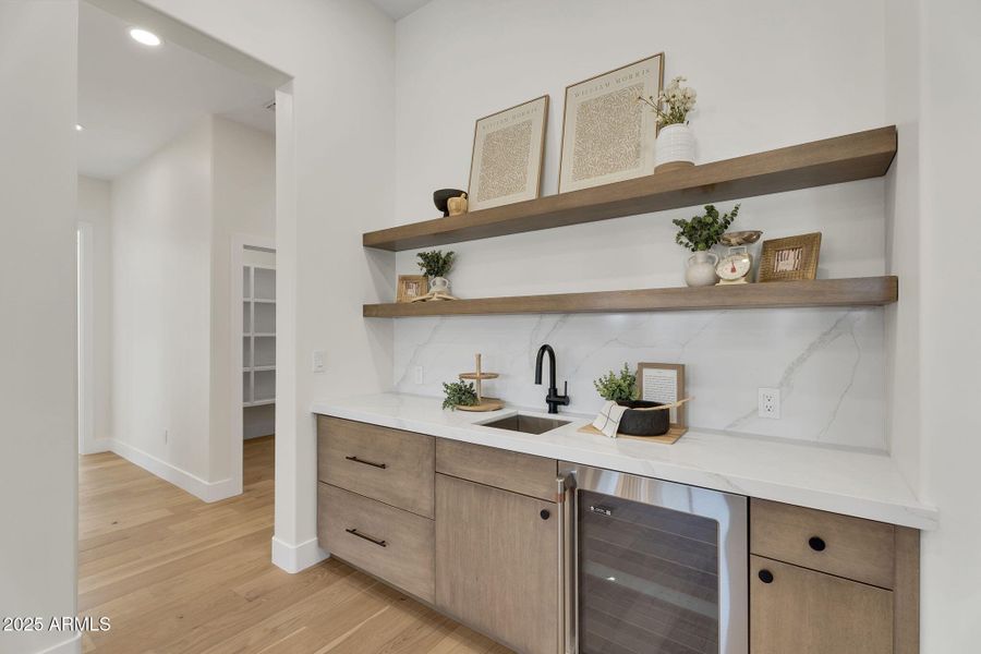 23-web-or-mls-19875 E SIlver Creek Ln-27