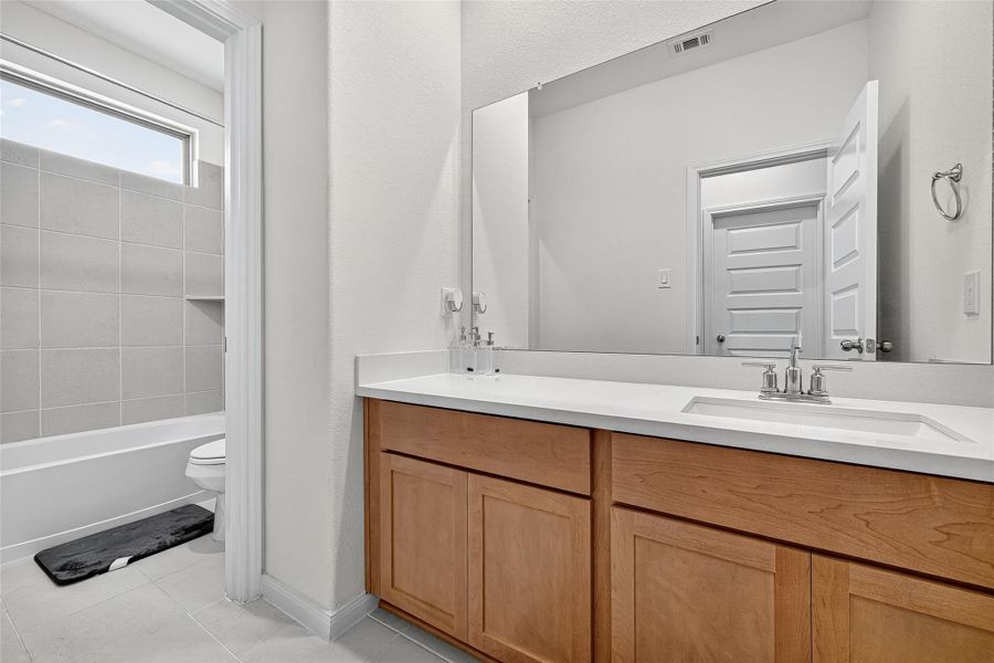 Furnished interior view inside a new home in Anderson Lakes, Houston (Image 15). Furnished interior view inside a new home in Anderson Lakes, Houston (Image 15).