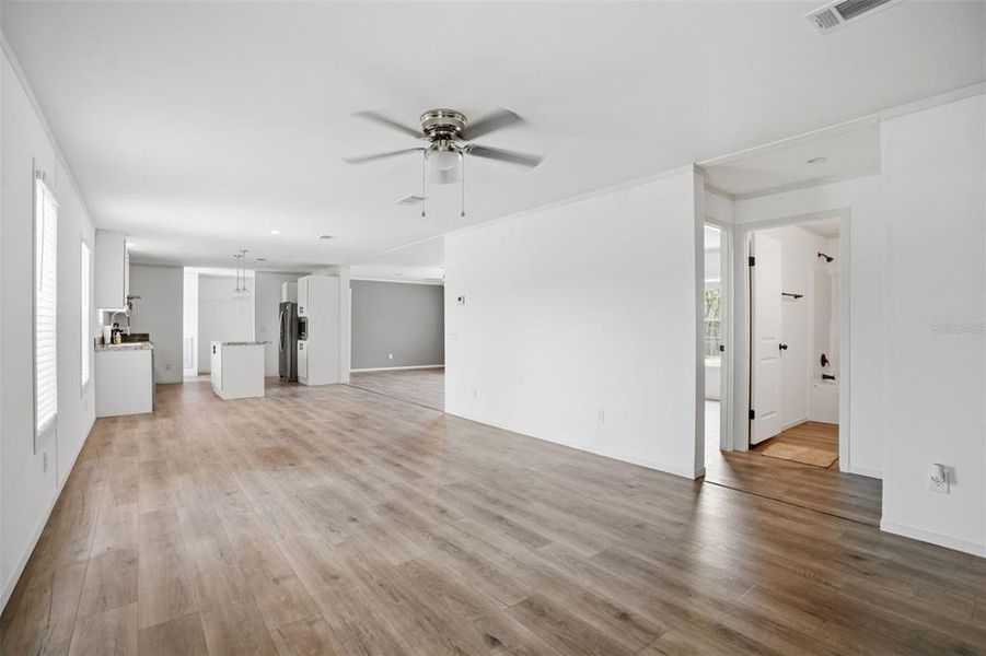 Spacious, unfurnished interior of a new home in , Weeki Wachee (Image 42).