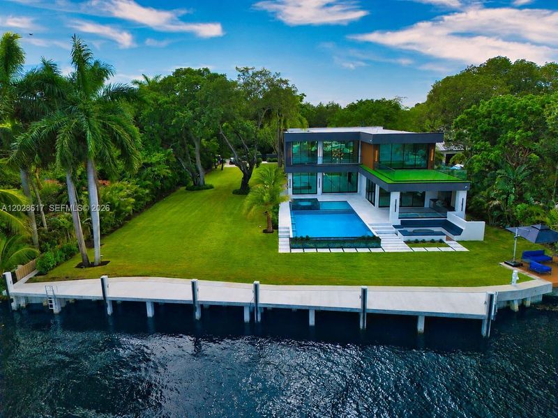 Exterior details and patio area of a home in , Fort Lauderdale (Image 9). Exterior details and patio area of a home in , Fort Lauderdale (Image 9).