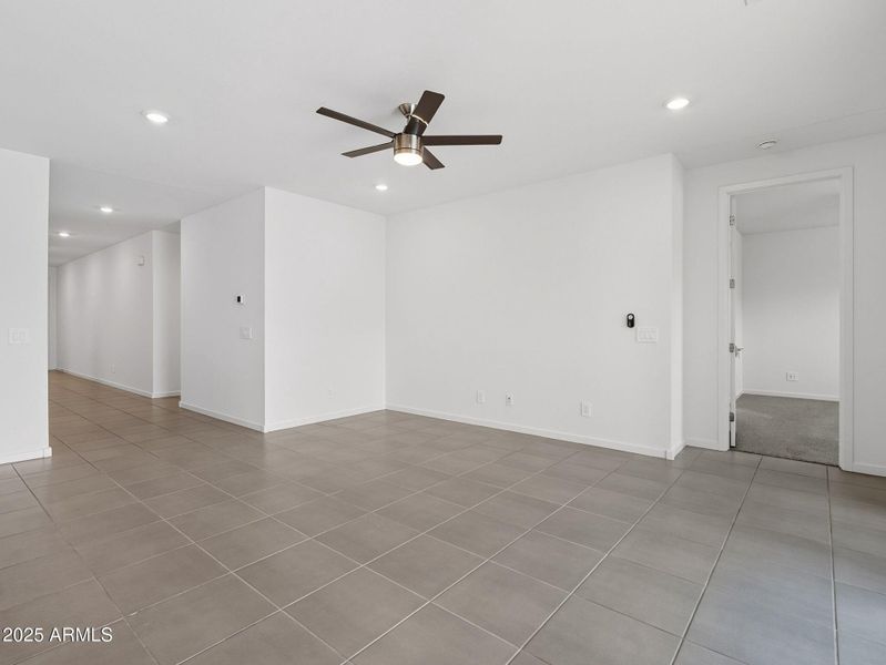 6-web-or-mls-Bee-6 6-web-or-mls-Bee-6