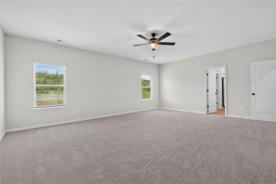 Spacious, unfurnished interior of a new home in Saddle Ridge, Calhoun (Image 37).
