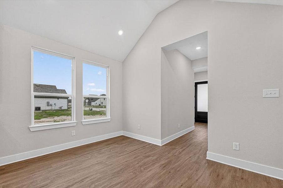 Spacious, unfurnished interior of a new home in Heritage Ranch, Sherman (Image 24).