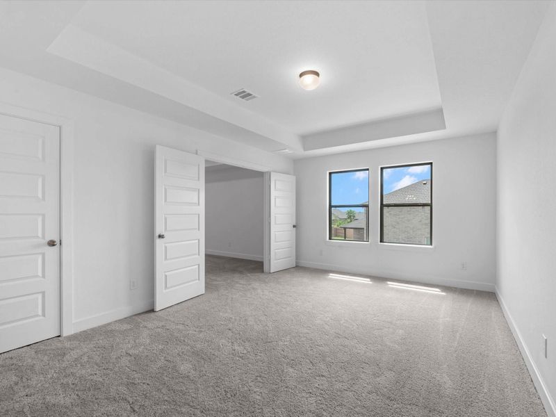 Spacious, unfurnished interior of a new home in Lago Mar, Texas City (Image 12).