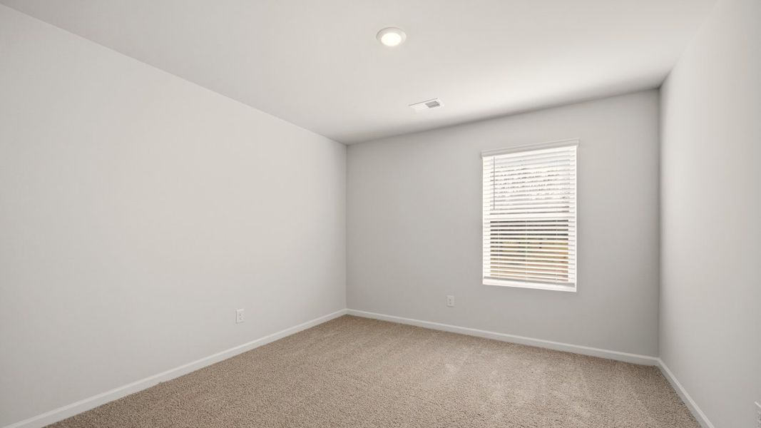 Spacious, unfurnished interior of a new home in Poplar Preserve, Newnan (Image 22).