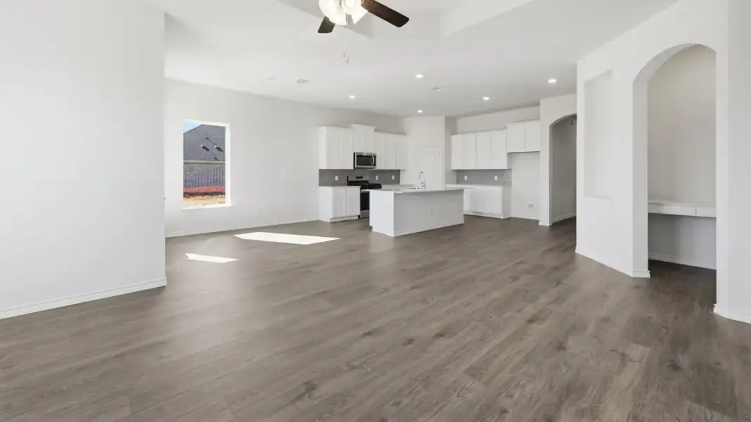 Spacious, unfurnished interior of a new home in Madera, Royse City (Image 19).