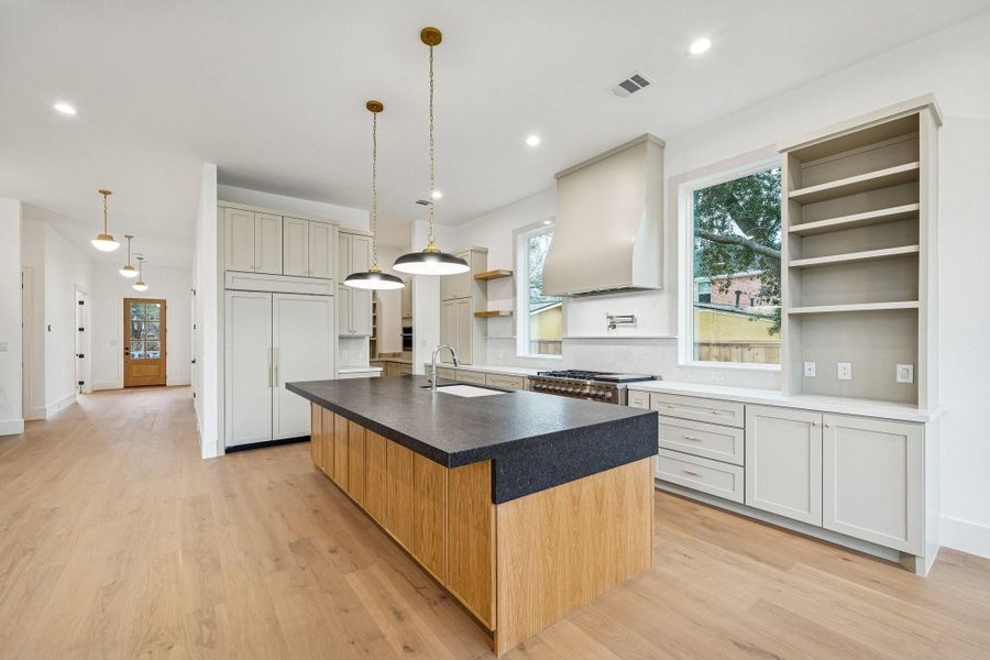 Furnished interior view inside a new home in , Bellaire (Image 10).