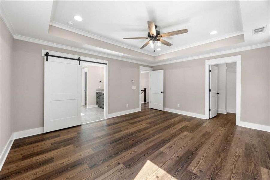 Spacious, unfurnished interior of a new home in , Monroe (Image 46).