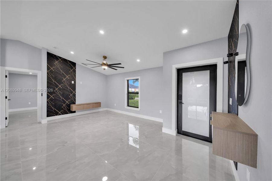 Spacious, unfurnished interior of a new home in , Cape Coral (Image 28).