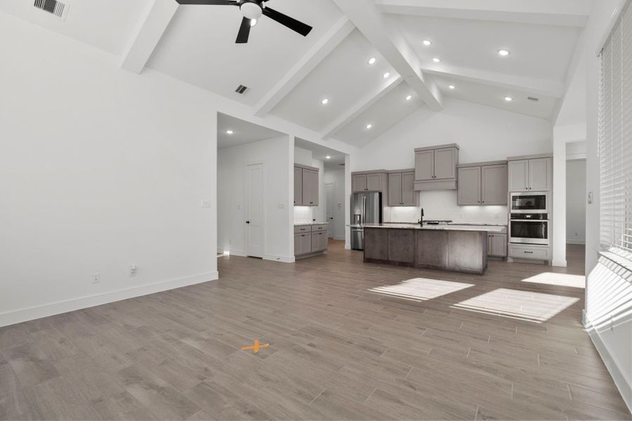 Spacious, unfurnished interior of a new home in Meridiana, Manvel (Image 27).