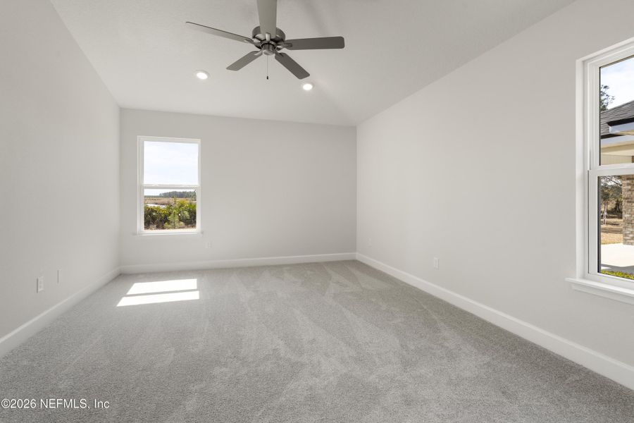 Spacious, unfurnished interior of a new home in , Green Cove Springs (Image 17).
