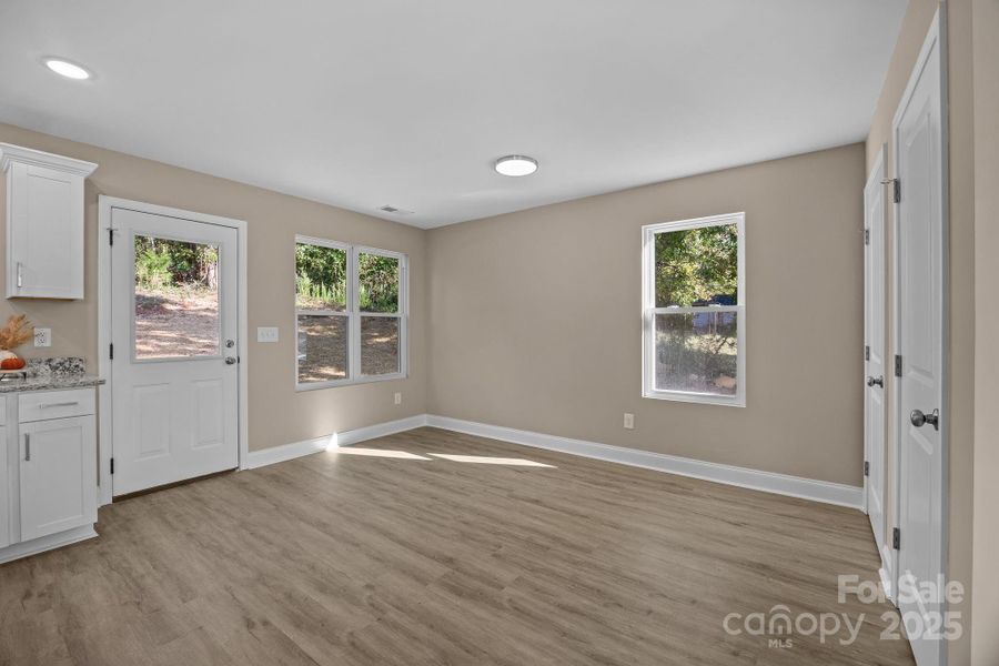 Dining Area Dining Area