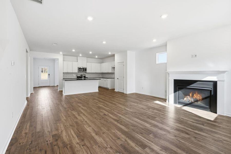 Spacious, unfurnished interior of a new home in Windance Lake, Loganville (Image 15).