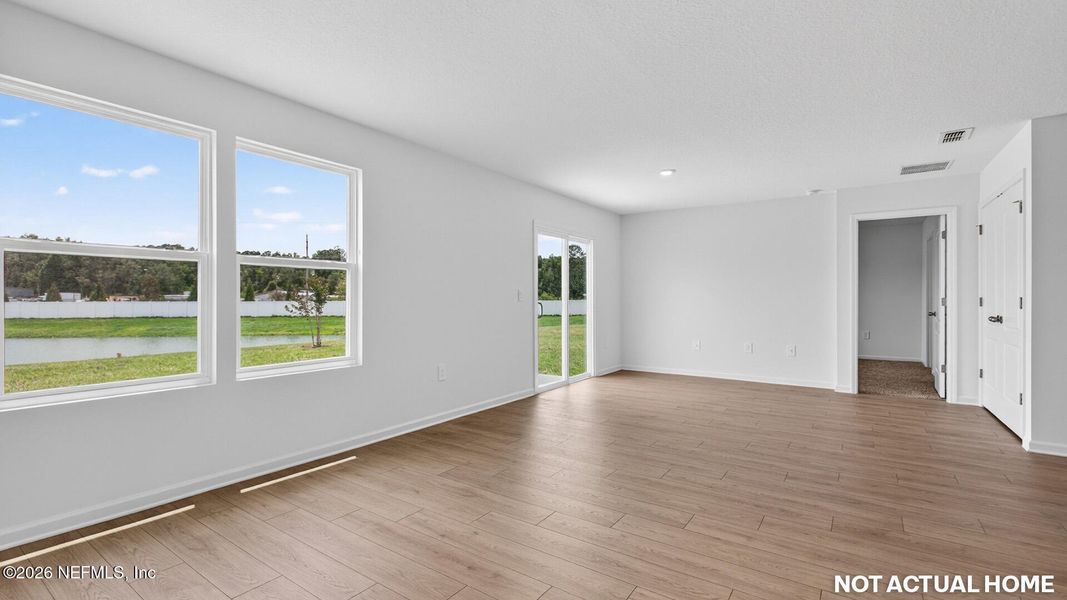 Spacious, unfurnished interior of a new home in Copes Landing, Jacksonville (Image 27).