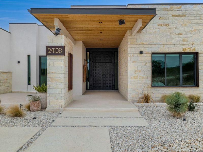 Exterior details and patio area of a home in , San Antonio (Image 24).