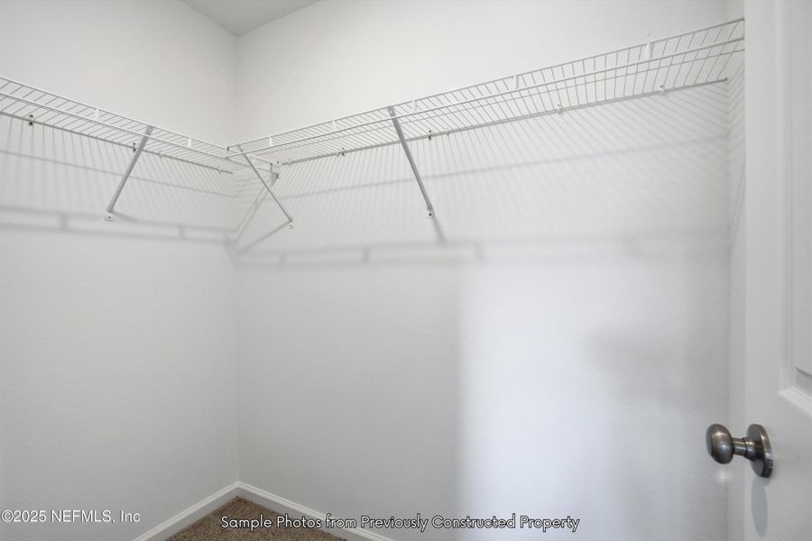 Spacious, unfurnished interior of a new home in , Green Cove Springs (Image 10).