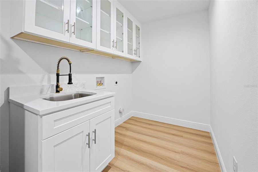 Furnished interior view inside a new home in , Dunnellon (Image 9).