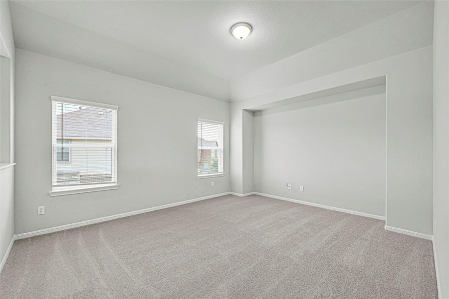 Spacious, unfurnished interior of a new home in Rollingbrook Estates, Baytown (Image 23).