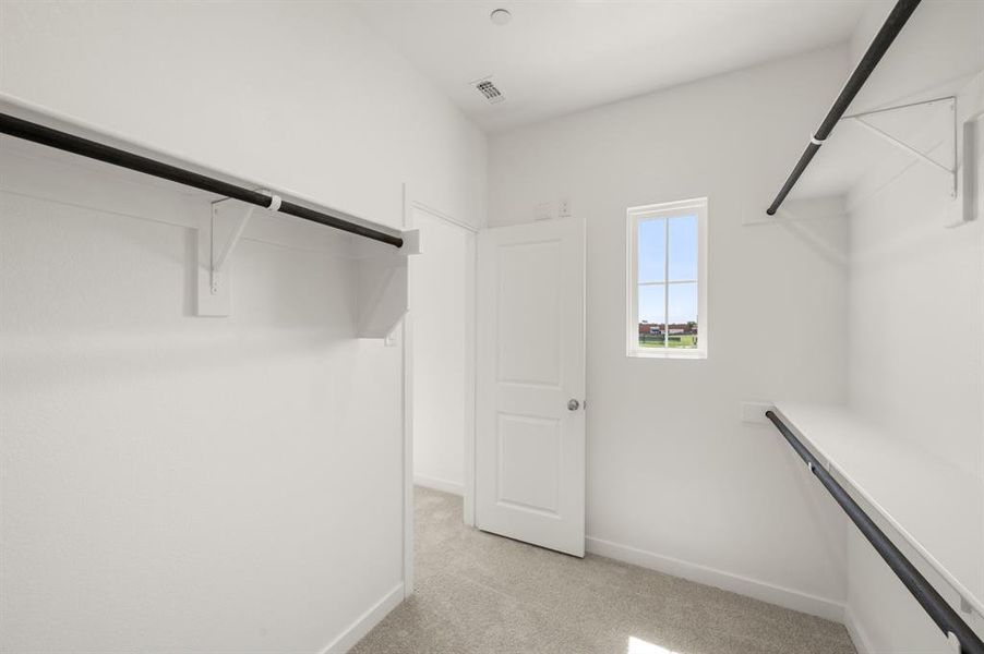 Spacious, unfurnished interior of a new home in The Pointe at Capp Smith Lake, Watauga (Image 31).