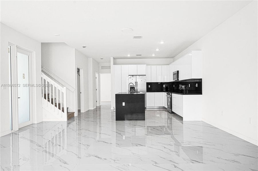 Image 91 of a home in .