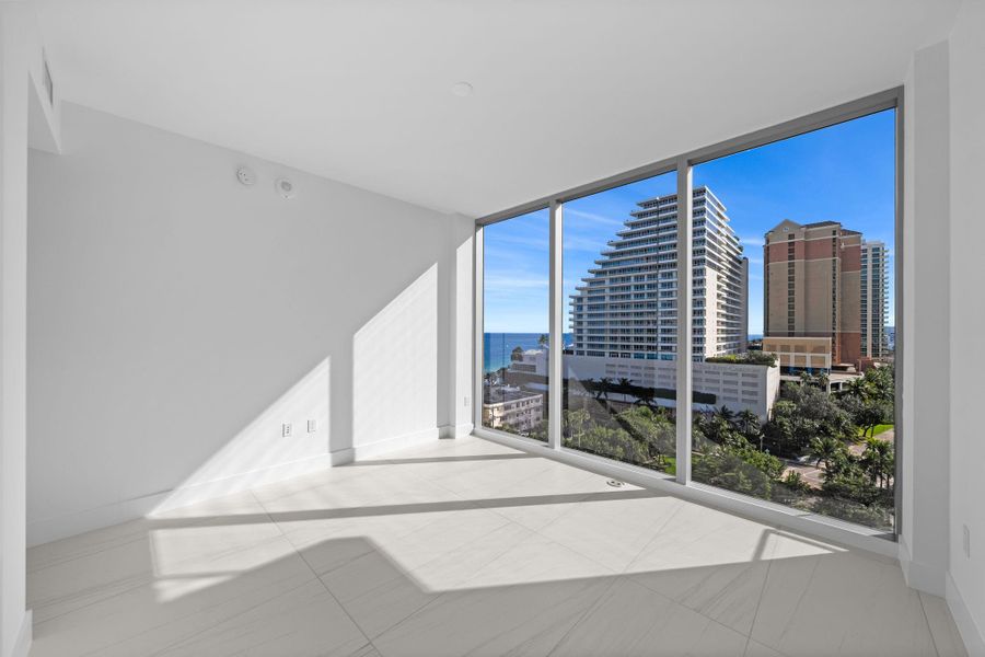 Condo located in Fort Lauderdale, FL showcasing its design and architecture (Image 42).