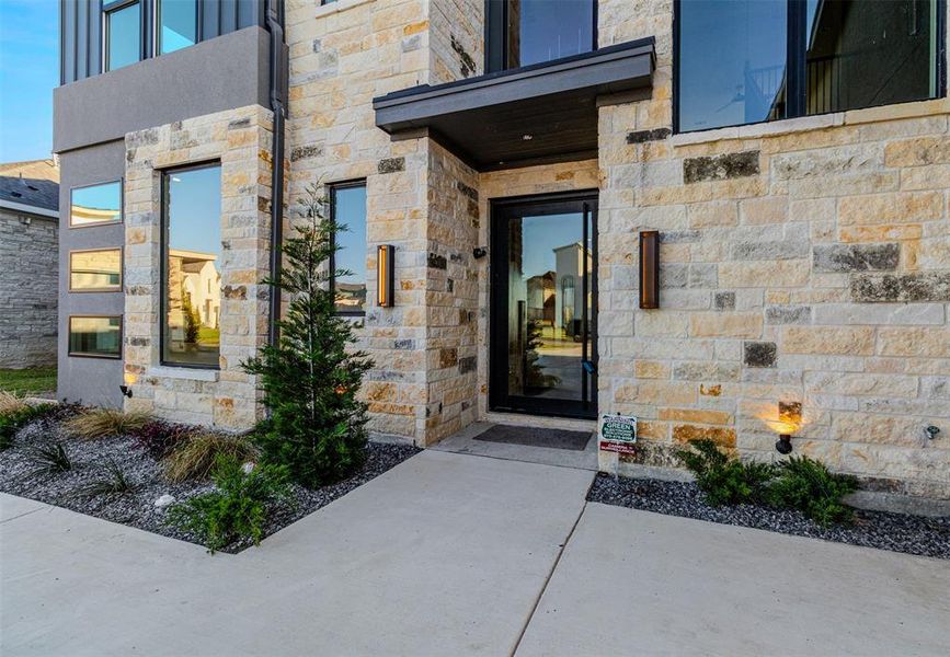 Exterior details and patio area of a home in , Heath (Image 24).