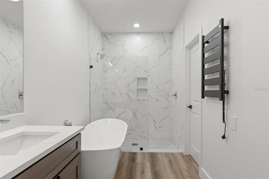 Furnished interior view inside a new home in , Spring Hill (Image 12).