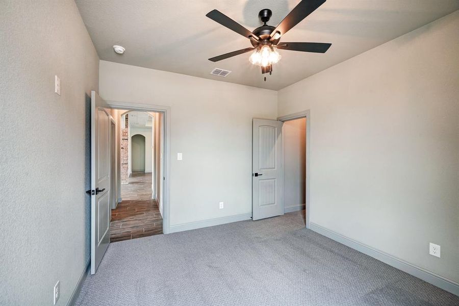 Secondary room with ensuite bathroom