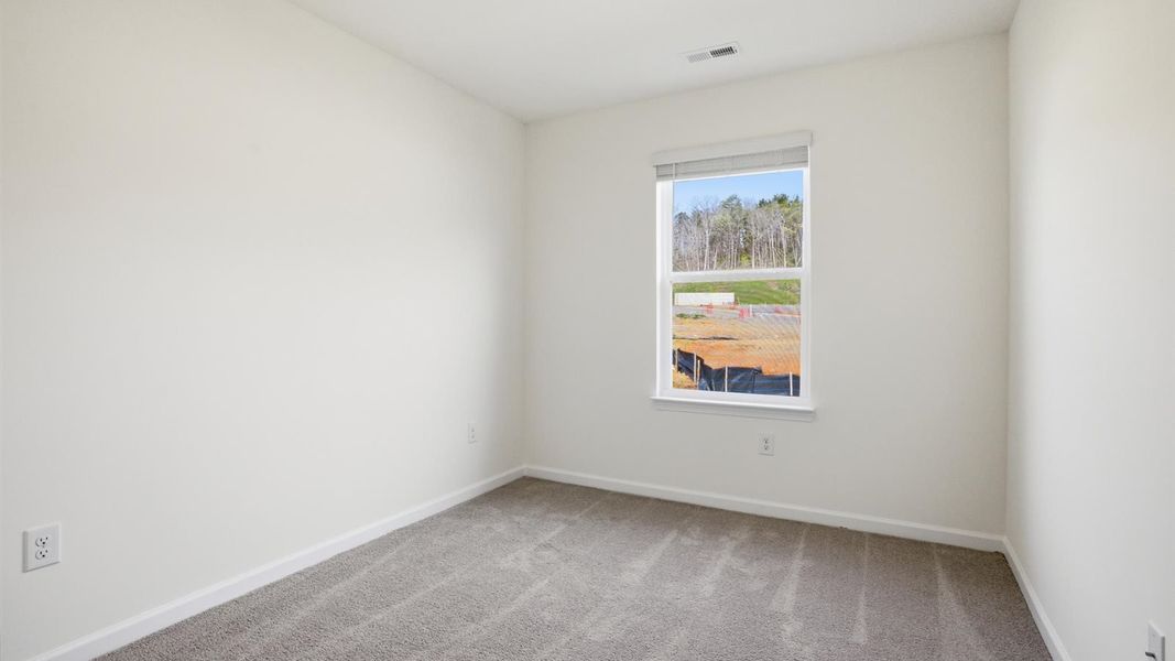 Spacious, unfurnished interior of a new home in Cherokee Crossing, Kodak (Image 19).